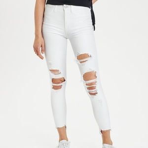 American Eagle White Ripped Jeans Size 4 Short